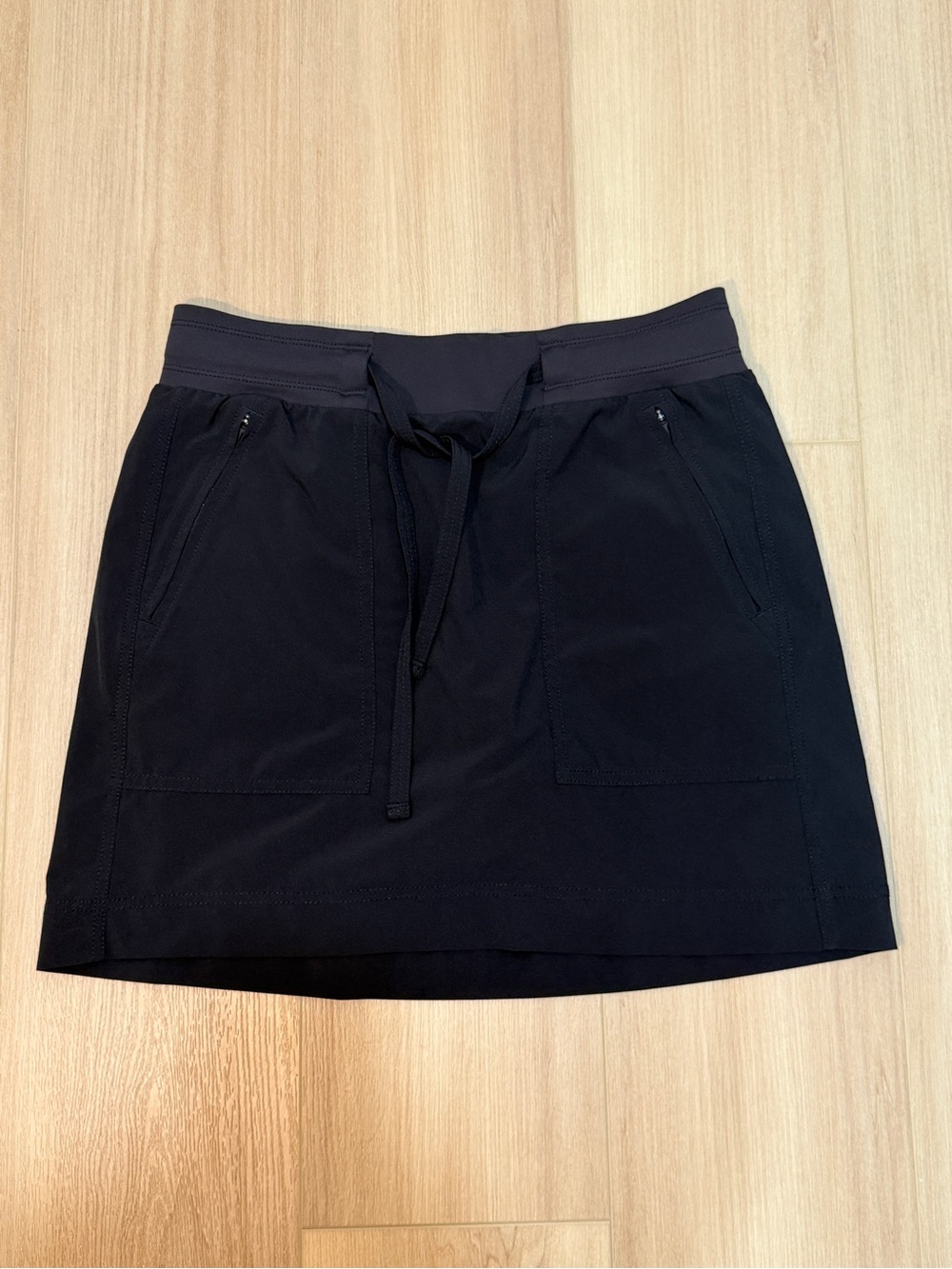 Athleta Chelsea Cargo Skort—Size 6